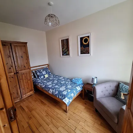 Comfortable Single In *