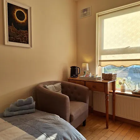 Séjour chez l'habitant Comfortable Single In *