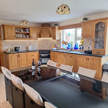 Comfortable Single In * Listowel