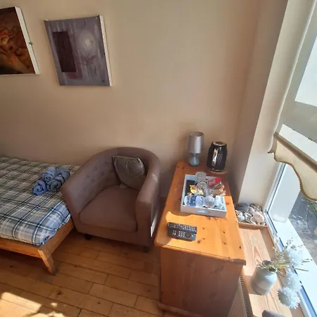 Comfortable Single In *