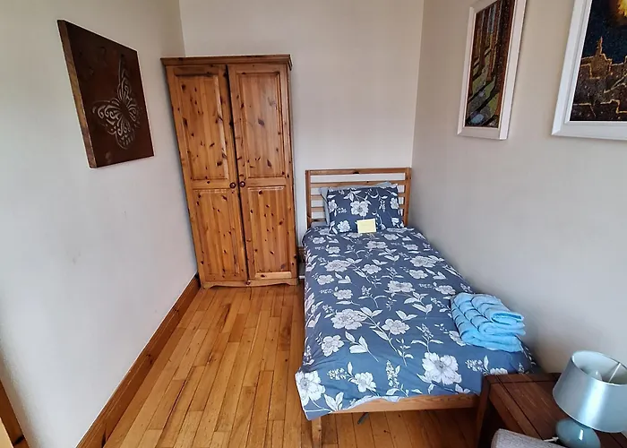 Comfortable Single In *