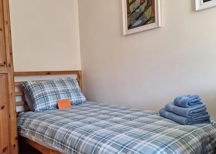 Comfortable Single In *